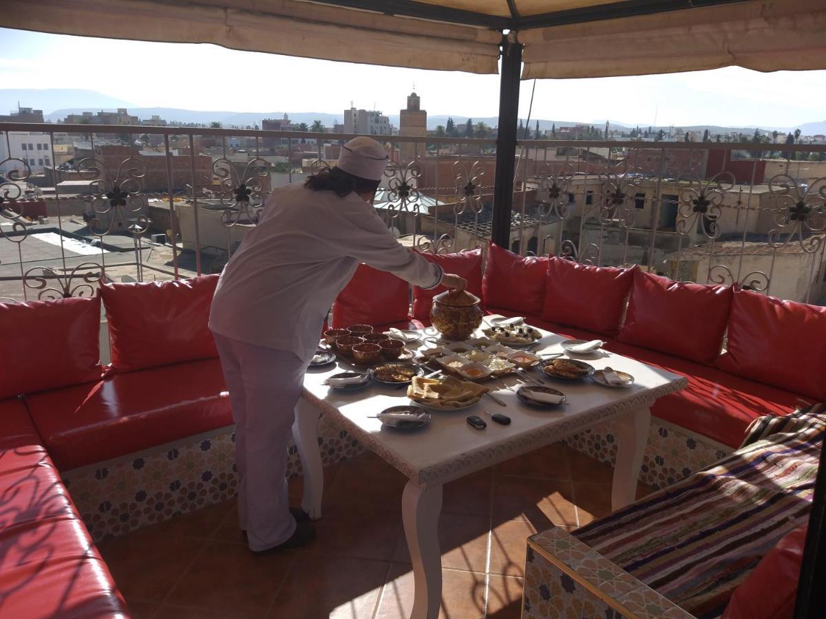 Hotel Lahlou Riad Cafeteria Уджда Экстерьер фото