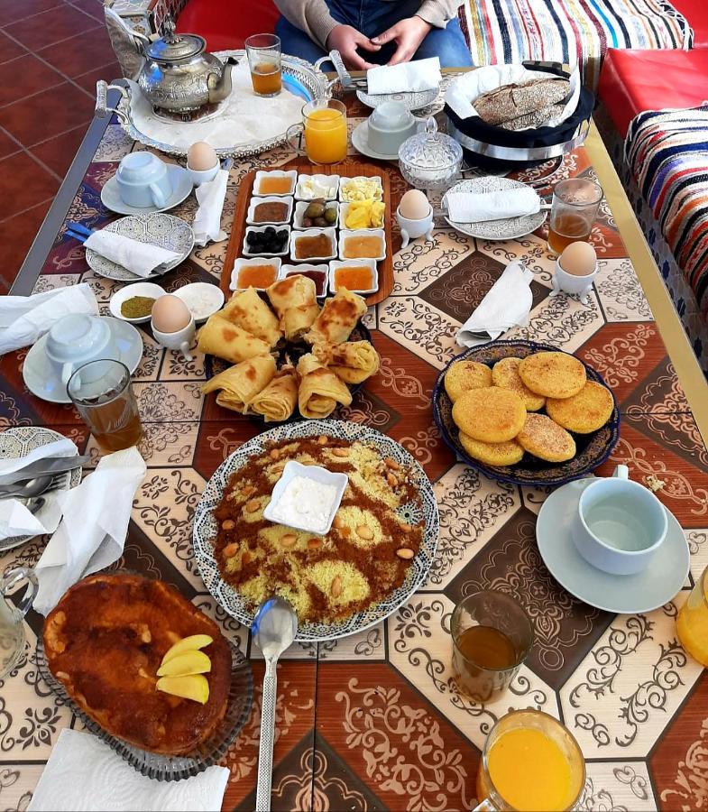 Hotel Lahlou Riad Cafeteria Уджда Экстерьер фото