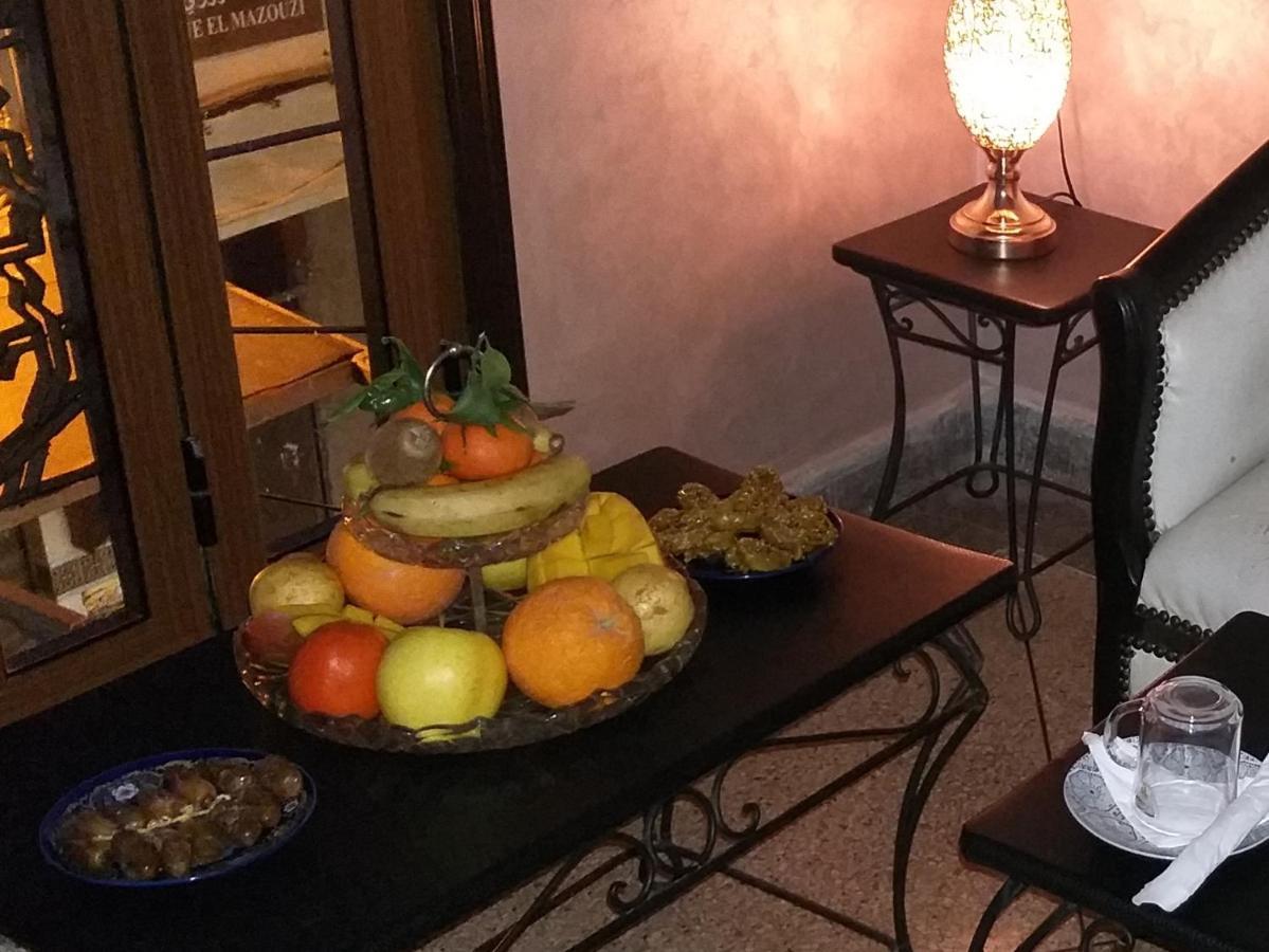 Hotel Lahlou Riad Cafeteria Уджда Экстерьер фото